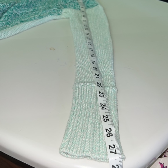 Small AEO Green Knit Sweater. - Picture 3 of 4